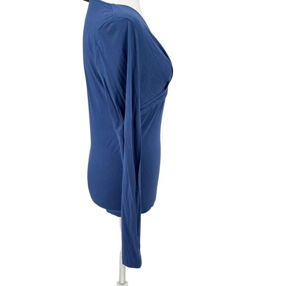 Chic & Flirty Deep V-Neck Top – United Colors of Benetton | Long Sleeve Blouse - Picture 4 of 9